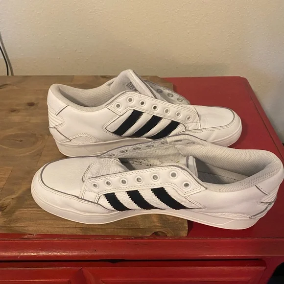 adidas gazelle silver green womens adidas Men's Grand Court Shoes